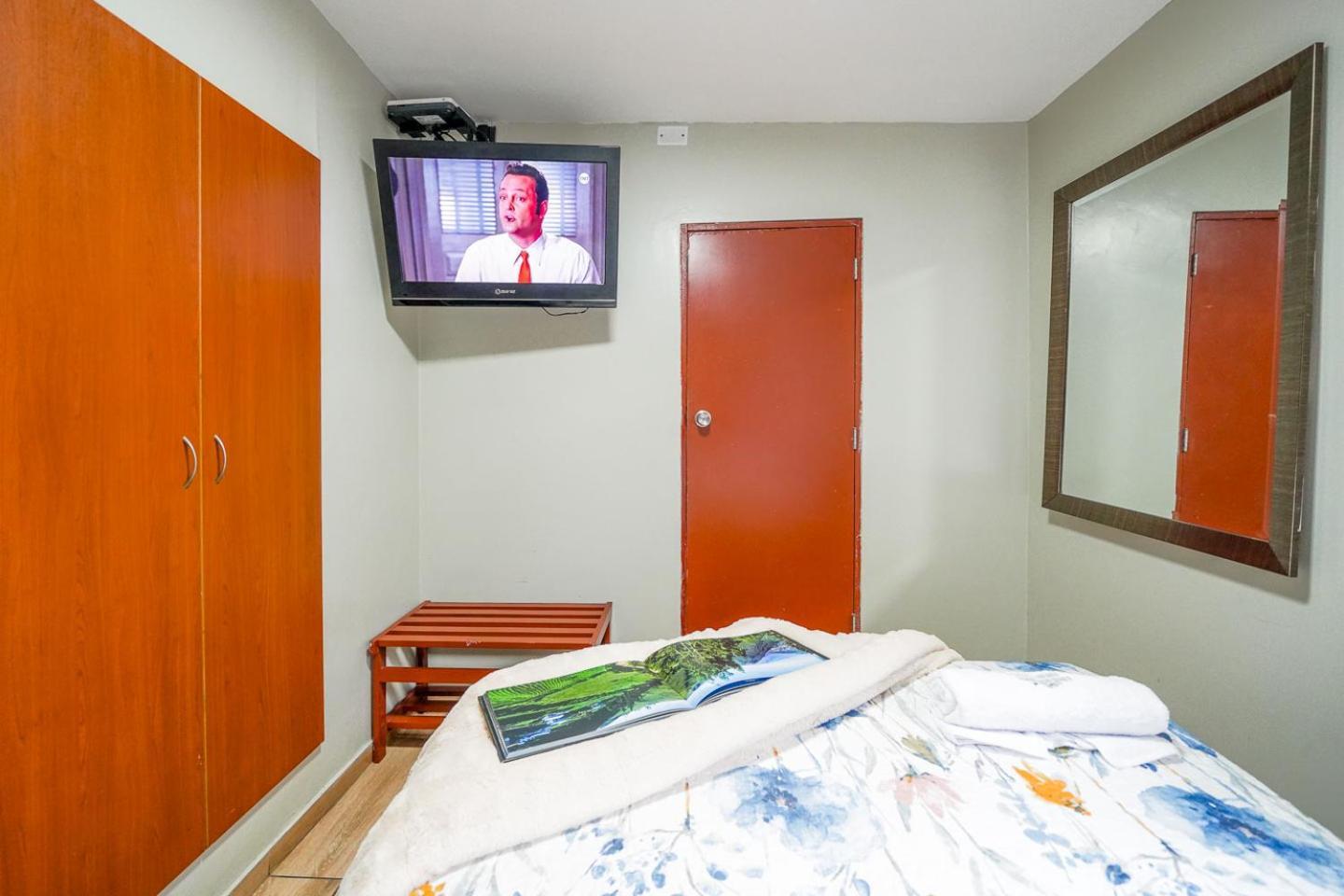 Imperial Inn Hospedaje Turistico Лима Экстерьер фото